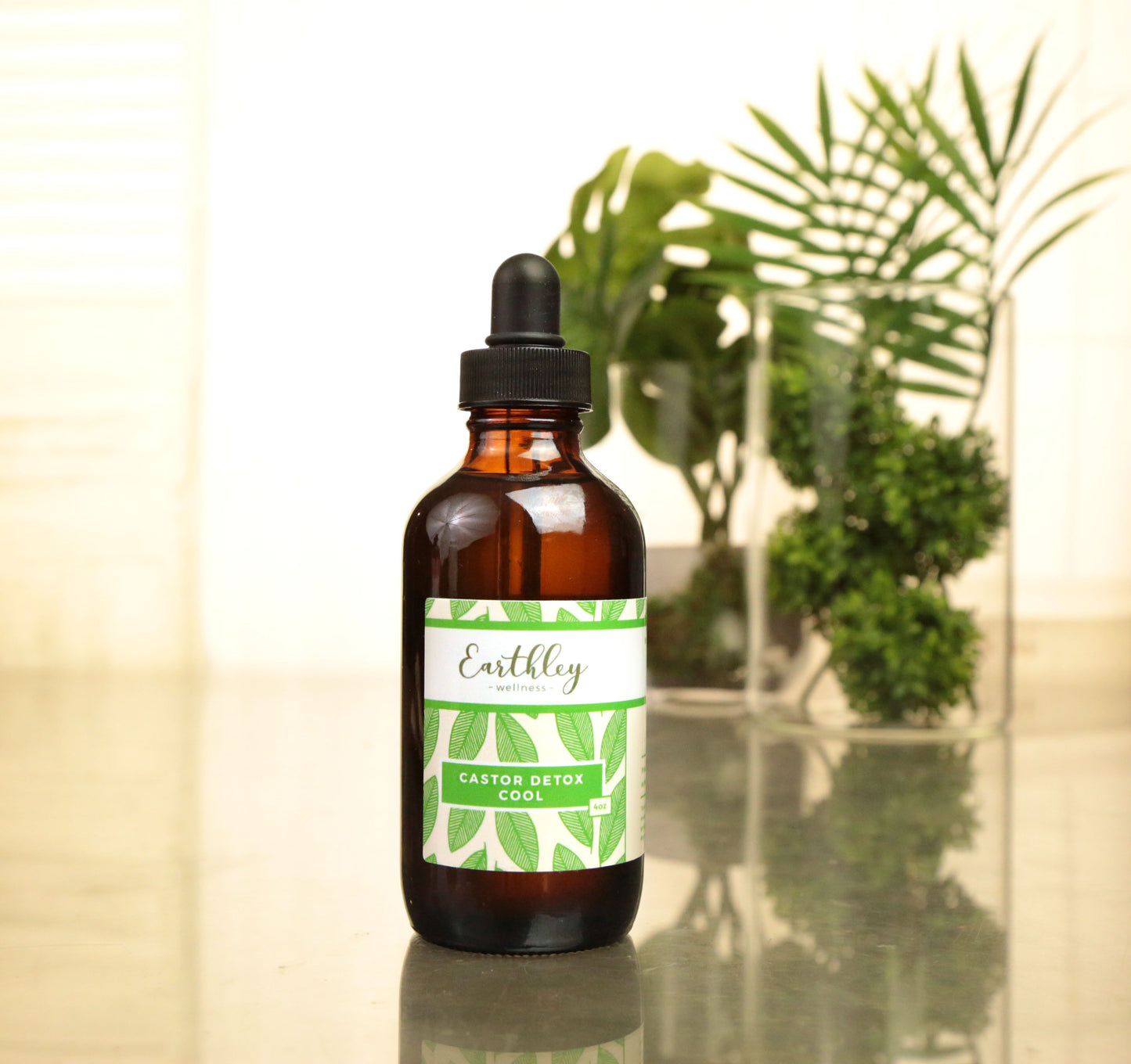 This Castor Detox - Cool by Earthley is an age-old remedy to get things flowing properly. It absorbs into the skin to break up old tissue and get fluids moving again. Castor oil, applied externally, is one of the safest and most beneficial detox supports there is. We’ve infused our organic castor oil with herbs that also help to soothe discomfort and promote wellness for extra benefits.